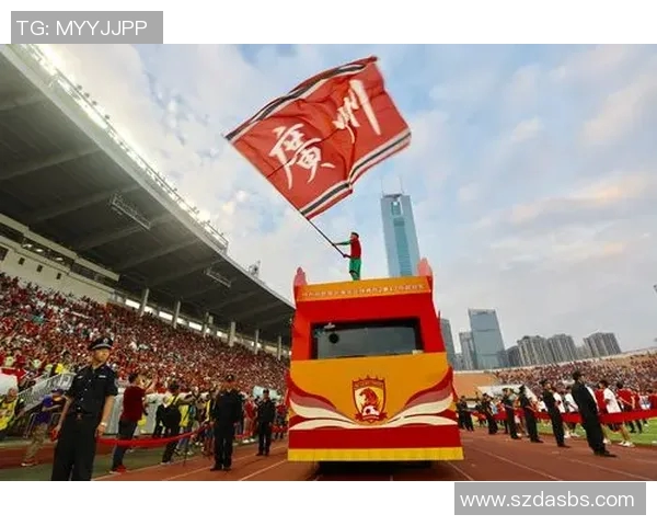 中国足球明星盛大庆生活动引发球迷热烈祝贺与祝福